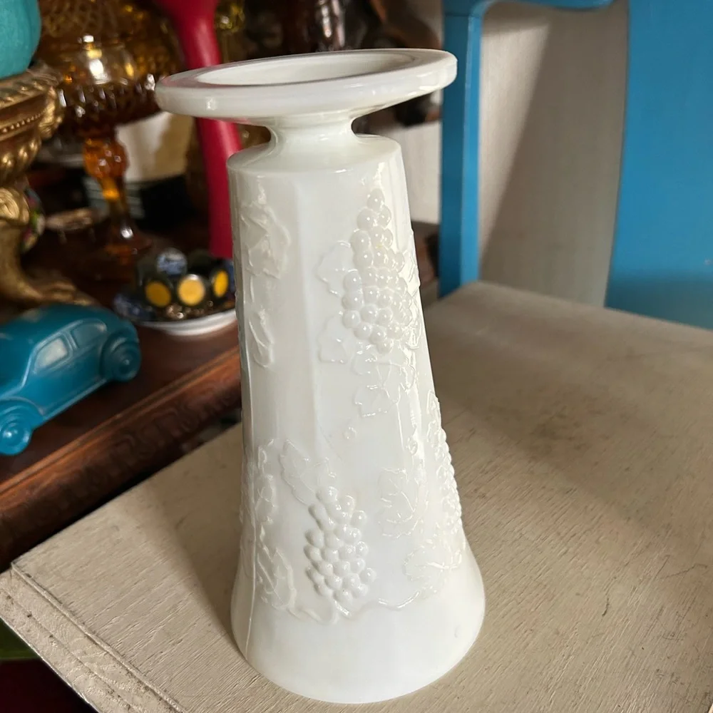 Vintage White Milk Glass Pedestal Harvest Grape Leaf Vine Vase